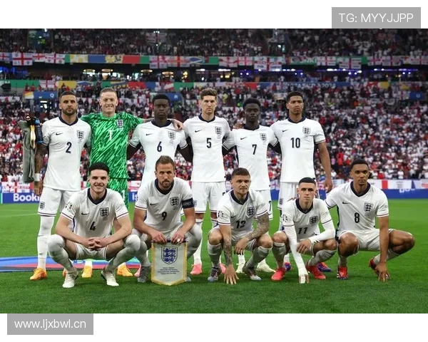 纳格尔斯曼执教风格强调高位逼抢与快速转换，战术体系灵活多变控球与空间利用