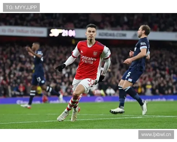 库杜斯与马丁内利：冲击型边锋的两种路径解析